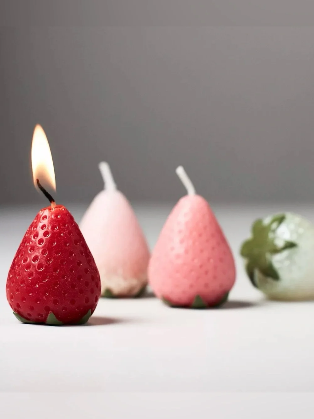 NEW Anthropologie Strawberry Shaped Wax Candles - Set of 4  🍓